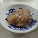 天ぷらのひらお - 取り放題のイカの塩辛。柚がきいていてこれが絶品！