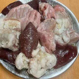 芝浦直送の厳選肉◆ホルモンや焼肉を手頃な価格で堪能