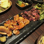 炉端処 一心 - 炭火焼(背ぎも・かわ)