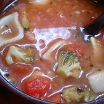 MANAI - トマトスープの中は具だくさん。