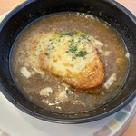 サイゼリヤ - たまねぎのズッパ（税込300円）