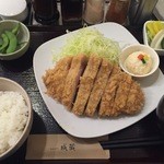 成蔵 - 霧降高原豚上ロースかつ(170g)定食 1,550円