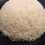 タイ屋台料理＆ヌードル オシャ - ライスはタイ米仕様でもっと固めでもいいかもしれないが素直に美味しい♪