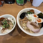 らーめん かいじ - 料理写真:かいじの濃厚らーめん+炙り肉めしセット（税込1,480円）