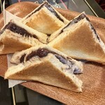 珈琲処 カラス - 五郎さんも食べたあんトースト