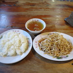 ちんや食堂 - ピリ辛もやし炒め、ライス、スープ