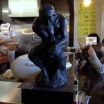 考える人。。。