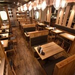 じとっこ組合 - その他写真:広々店内は１００席以上