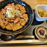 骨付豚 弌歩 - 料理写真: