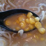 コーンをトッピング