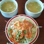 Jothi - ランチのサラダとスープ