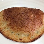 リーベンハウス - 料理写真:Rieven House 東京日本橋タワー店 ほうれん草ベーコンチーズのカルツォーネ 税込300円