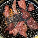 焼肉 手打ちそば 栄養亭 - ジュージューモーモー焼肉！