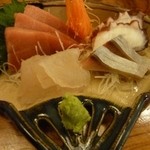 なかむら - 刺し盛り（まぐろ、ひらめ、鯖酢締め、たこ）