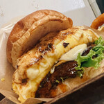 バーガー カフェ ミノミノ - minominoのてりたまバーガーは卵焼きが入ります！炙りマヨがコレまた美味い〜