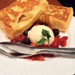 CAFE AALIYA - 季節限定フレンチトースト《ベリーマスカルポーネ》