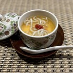 輪久 - 新玉ねぎとしらすの茶碗蒸し梅肉餡掛け