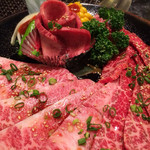 焼肉 舎人 - 