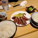 牛たん炭焼き 利久 - 