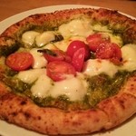 ピッツェリア・スクニッツォ・ダ・シゲオ - 限定メニューの自家製ジェノベーゼのピッツァ