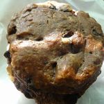 ベーカリー オリーブ - チョコクルミスコーン(￥128)
