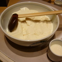 豆富料理と吟醸せいろ蒸し 八かく庵 大阪ステーションシティ店 - おぼろ豆腐2人分