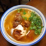 麻辣牛肉麺 - 牛肉の醤油煮込みラーメン