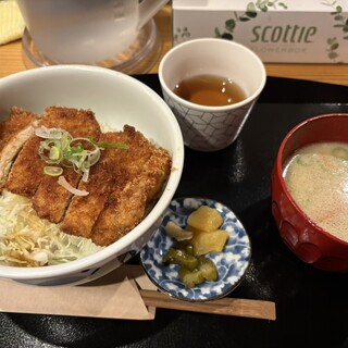 若狭 醤油かつ丼と豚汁 厳選味覚 うまもんや_0