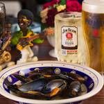 Soul Eggs - ムール貝ワインバターガーリックソテー。ビールやワイン、ハイボールのお供に！