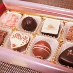 ローエンシュタイン - ユーカリちゃんはバレンタインには毎年、
      素敵なチョコを贈ってくれいて、
      今年はユーカリちゃんおすすめのドイツのチョコ、
      LAUENSTEIN/ローエンシュタイン。