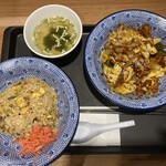 松軒中華食堂  - 料理写真:ガーリック炒飯　回鍋肉