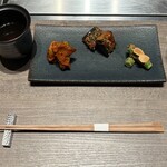 燒肉Ushigoro 梅田店 - 牛コンソメスープ、前菜(アボカドのキムチ、ナスのキムチ、アスパラガスの胡麻和え)
