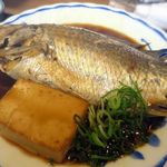 漁師居酒屋 楓 - 漁師の日替わ定食の魚の煮付け（黒鯛）