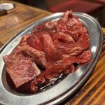 炭火焼肉衛門 - 