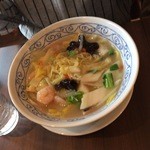万豚記 - エビ海鮮五目麺