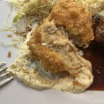 洋食 大吉 - カニクリームコロッケの断面