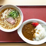 京宇治食堂 - 料理写真:カレーライス 650円 , 中華そば 480円