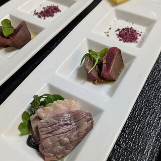 サラザン - 料理写真:河内鴨ロースと砂肝の炙り〜赤ワイン塩を添えて〜