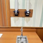 デリシア - イートインには無料の水もある