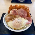 かつや - 料理写真:別名　加工肉丼(^^)