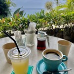 ザ・カリフ キッチン オキナワ - ドリンクセットのグレープフルーツとコーヒー