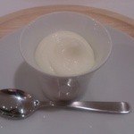 レフェルヴェソンス - 四皿目
      ビーツ、黒豆、ブラッドオレンジ
       バニラアイスクリーム、チーズ「小さなトム」のムース