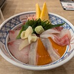 磯丸水産 - 磯丸5色丼