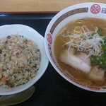 山藤花 - 動物系スープの醤油らーめん焼きめしセット
                                ￥830