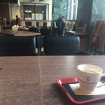 ボンサルーテ カフェ - 広い空間