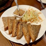 ソムオー - カノムパン・ナークン（海老トースト揚げ）