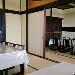 うなぎの 東海亭 - 2階の和室（テーブル席）