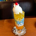 喫茶リブロン - クリームソーダ（マンゴー）　¥600