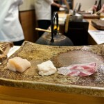 鮨　まつ本 - ほたて、たいしらこ、三重たい
