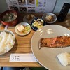 ふじやま - 紅さけ厚切り定食(1200円)です。